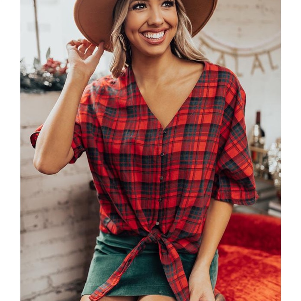🎉 HP 11/29! 🎉 Impressions Plaid Tie Shift Top